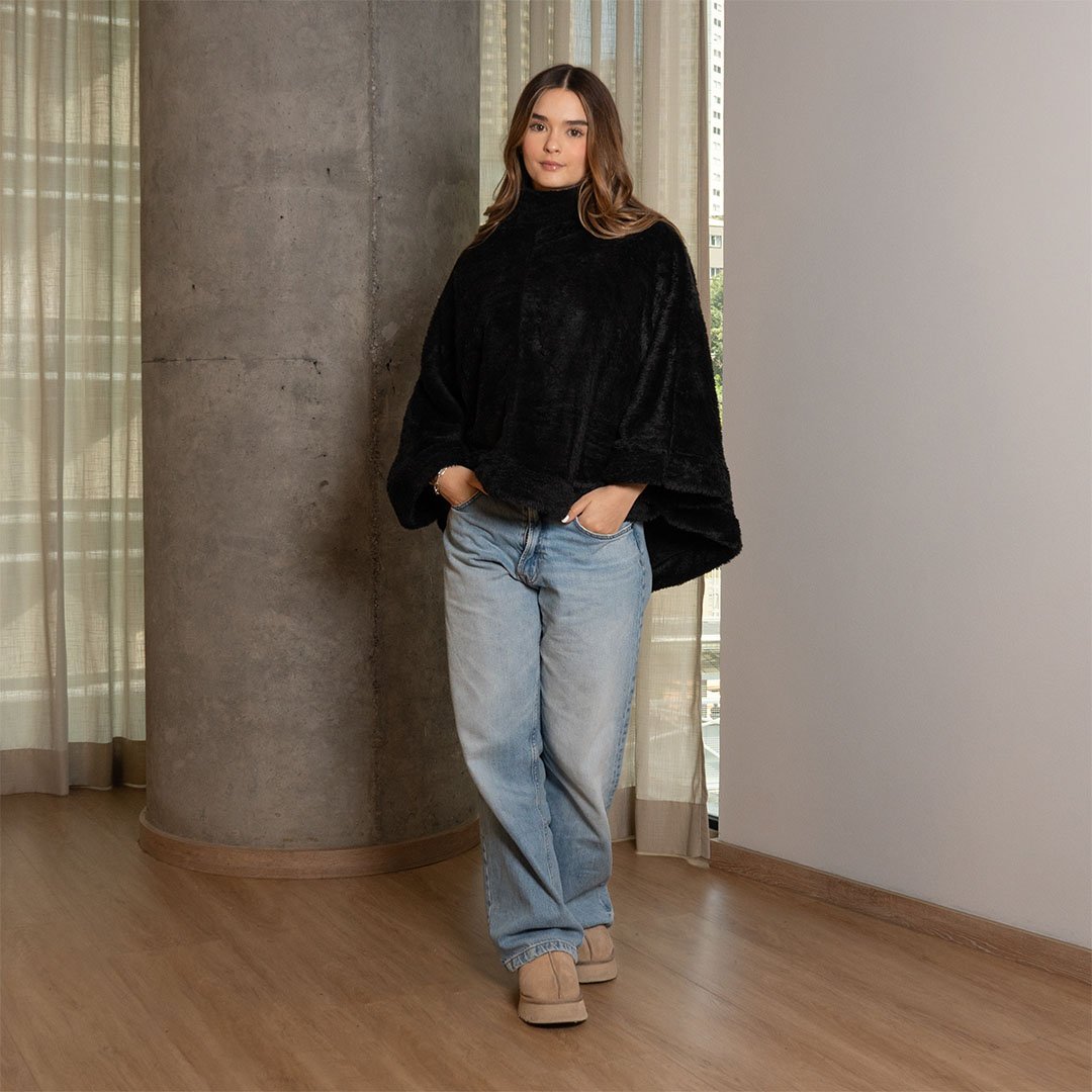 Poncho negro Atacama