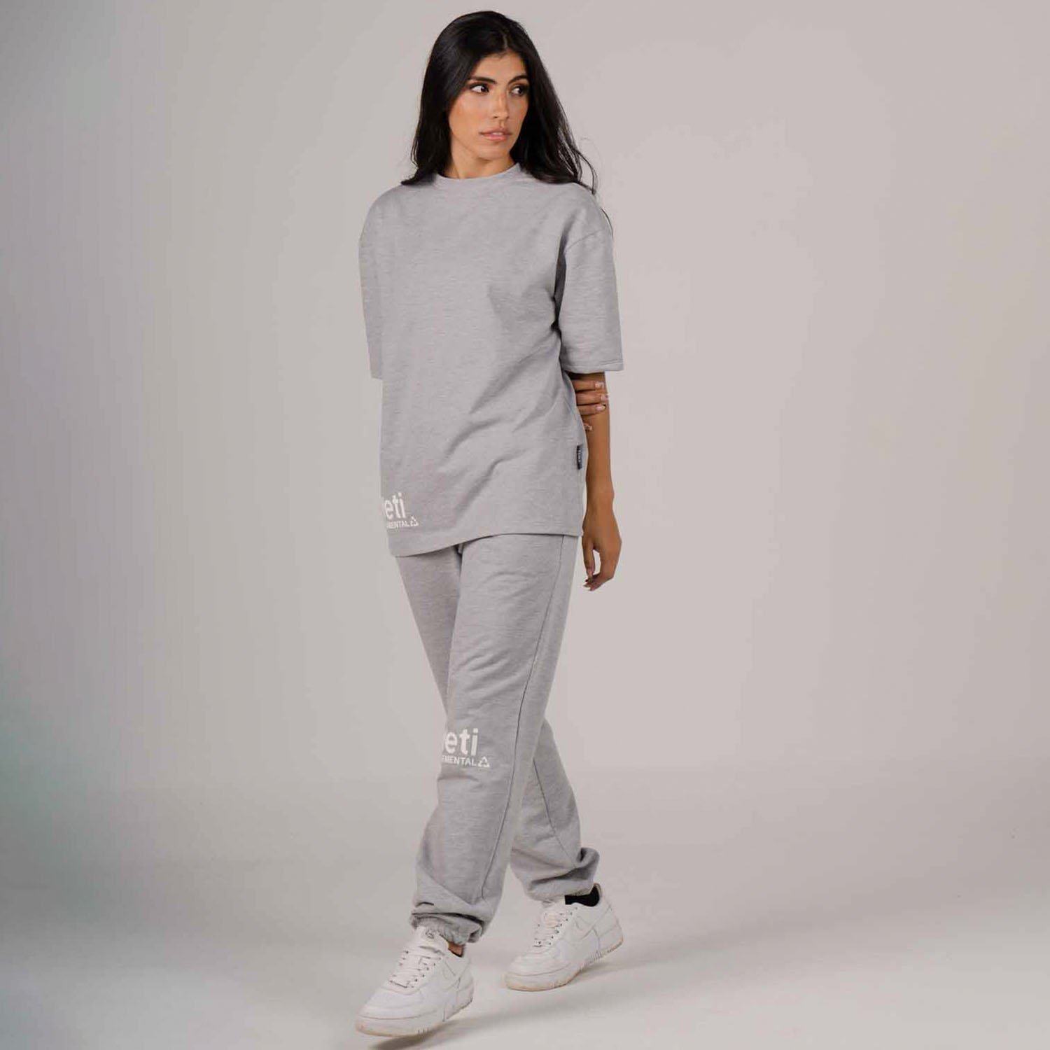 Conjunto mujer - Conjunto Elemental: camiseta oversize + jogger sudadera -  Yeti