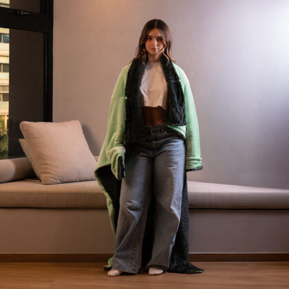 COBIJA CON MANGAS MENTA_OLIVA